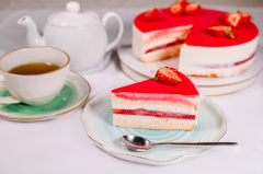 Муссовый торт Клубника-Пломбир (14см)