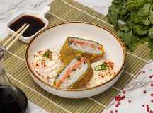 Онигири обжаренный с лососем